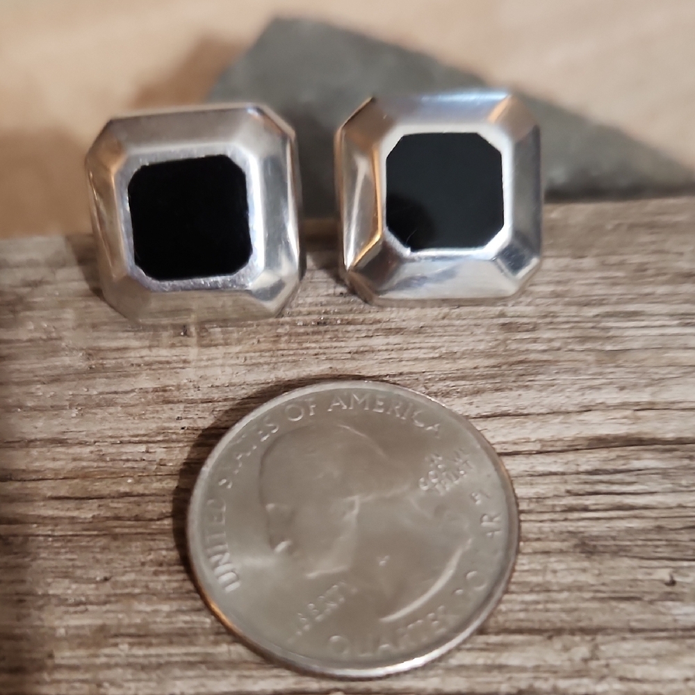 Geniune Sterling Silver And Onyx Earrings.  Vintage.  Beautiful!
